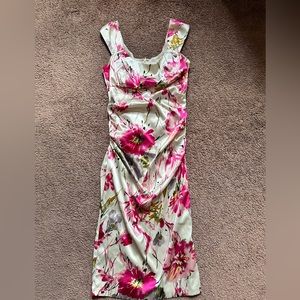 London Style Nights. Size 4. Knee length dress.